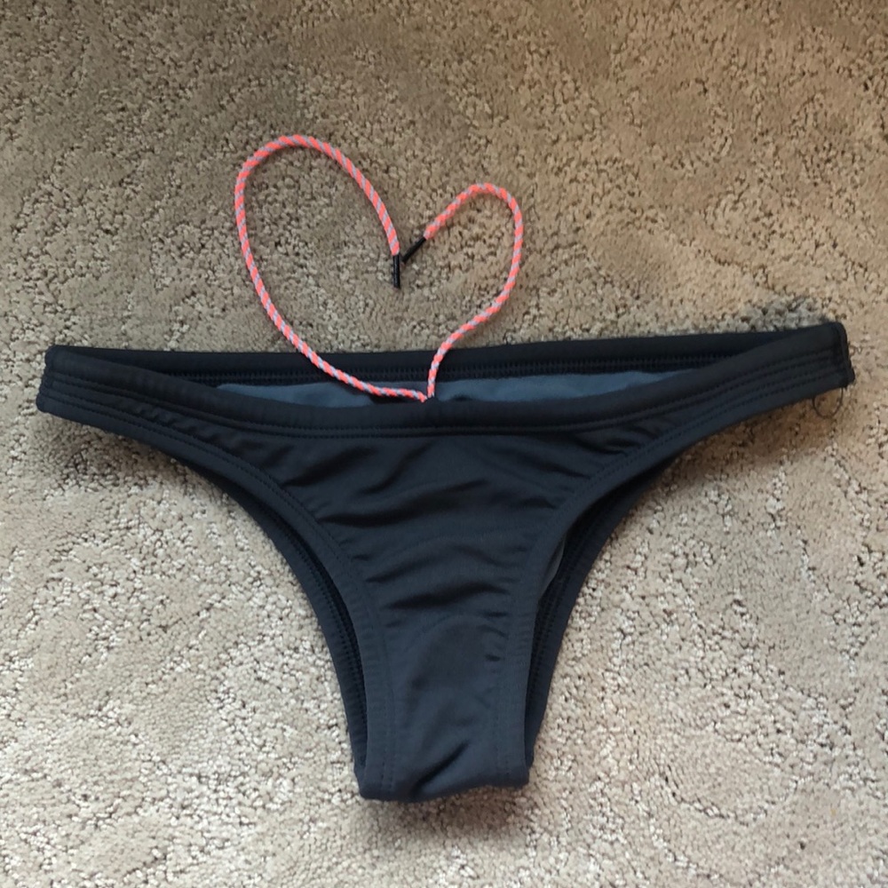 Jolyn bottoms // size small